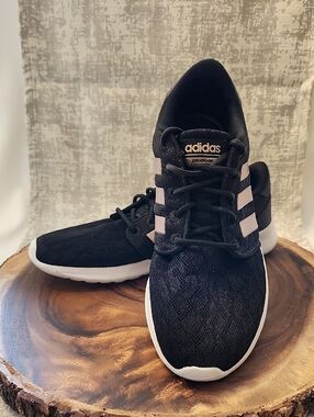 Adidas Cloudfoam  Womens Sneakers Black with Light Pink Size 7